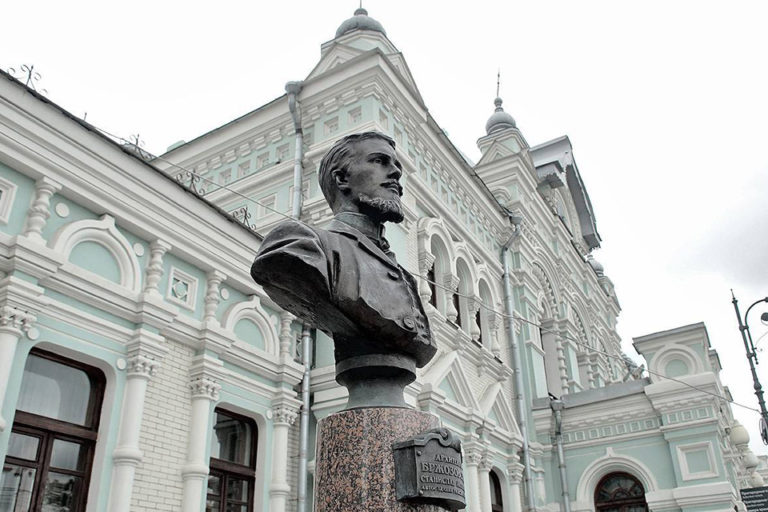 bust-brzhovsky